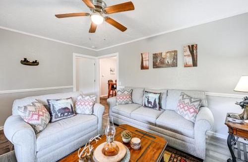 Tuckasegee House | Riverfront Cabin w/Mtn Views in Tuckasegee!