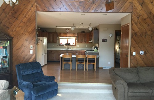 Harpers Ferry House | Riverfront Cabin with Access to Dock and Mississippi