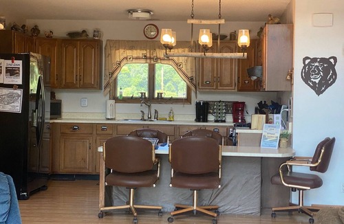 Harpers Ferry House | Riverfront Cabin with Access to Dock and Mississippi