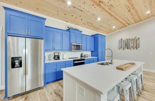 Glenwood House | Riverfront 'Caddo Shack' Home w/Views & Fire Pit