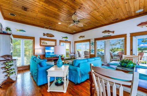 Carrabelle House | Riverfront Carrabelle Home w/Furnished Patio!