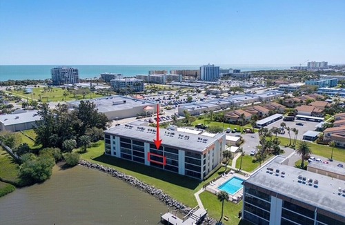 Cocoa Isles Condo | RIVERFRONT CONDO LIVING! Marvelous 2-bedroom condo in Cocoa Beach