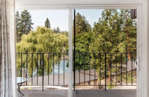 Bend House | Riverfront Condo-No Better Place in Bend