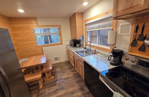 Packwood Cottage | Riverfront Cottage in Packwood - Near Mt Rainier and White Pass - AC - EV Plug