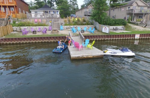 Wasaga Beach Resort | Riverfront Cottages