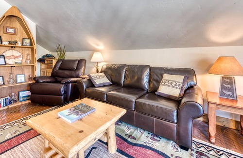 Conner Cabin | Riverfront, Cozy Cabin, Mountain Views, 2bed 2bath