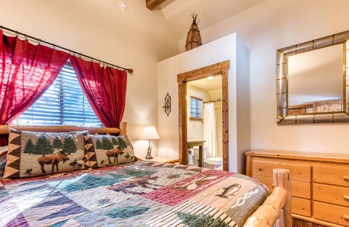 Conner Cabin | Riverfront, Cozy Cabin, Mountain Views, 2bed 2bath