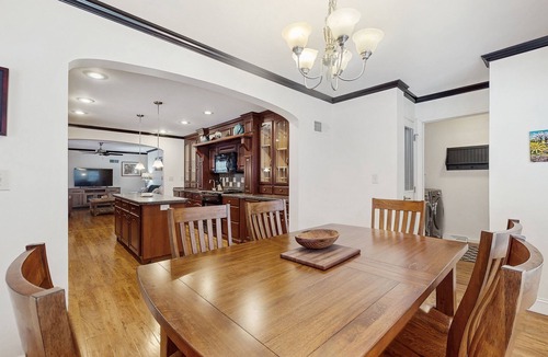 Arlington House | Riverfront, dog-friendly, mountain views, a/c, deck, ski nearby, gas stove, w/d