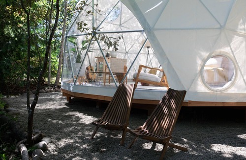 Westfir RV Rental | Riverfront Dome Escape w/Sauna