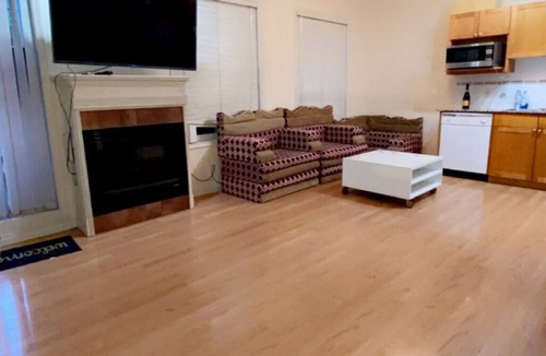 East Village Condo | Riverfront downtown