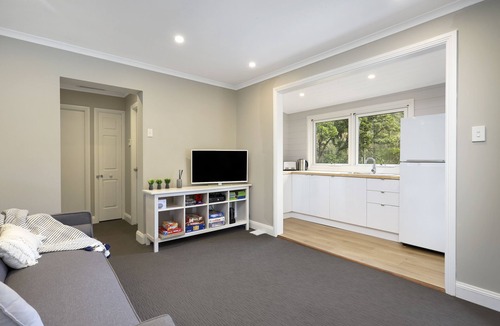 Lower Macdonald House | Riverfront Escape - Waterski, Kayak, Fish, Relax!