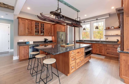 Lincoln House | Riverfront Escape in the Mountains