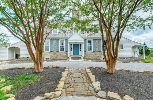 Radford House | Riverfront Estate Near Virginia Tech