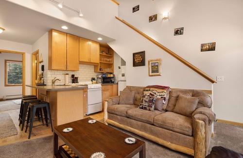 Fall River Estates Condo | Riverfront Fall River Retreat Fireplace Close to RMNP
