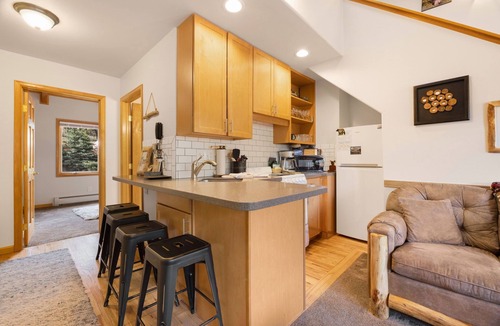 Fall River Estates Condo | Riverfront Fall River Retreat Fireplace Close to RMNP