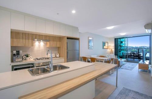Hamilton Apartment | 'Riverfront Flow' Poolside and Portside in Hamilton