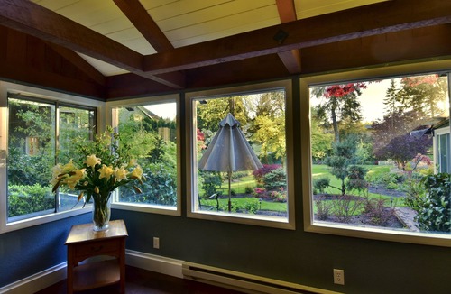 Stafford - Tualatin Valley House | Riverfront Garden House with private river access