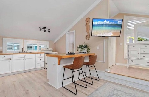 Bonita Springs Cabin | Riverfront Gem | Hot Tub + Kayaks +Water Views