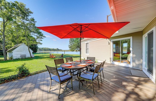 Allen House | Riverfront Gem w/Fire Pit in Eden