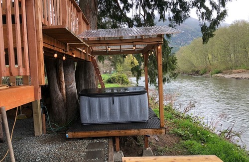 Sedro-Woolley House | Riverfront Getaway on the Wild and Scenic
