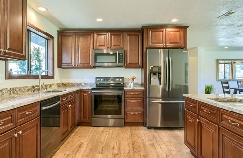 Shady Cove House | Riverfront Getaway, Beautifully Remodeled Home