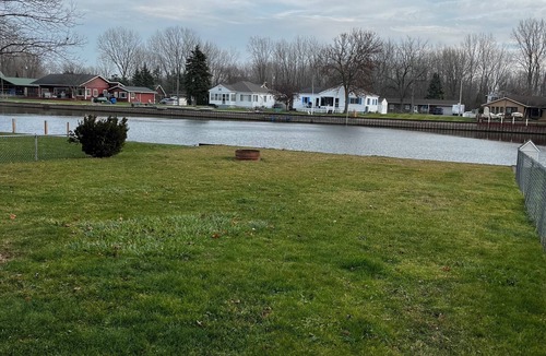 Bay City House | Riverfront Getaway