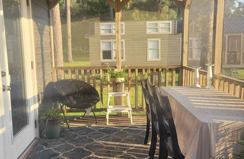 Brunswick Cabin | Riverfront Getaway