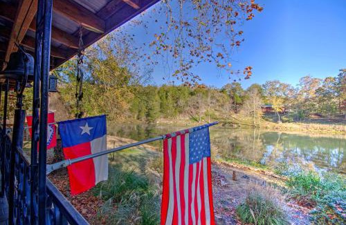 Mammoth Spring House | Riverfront Getaway with Treehouse, Fire Pit and Deck!