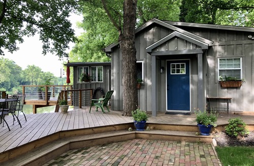 Berryville House | Riverfront Getaway w/Breathtaking Views!