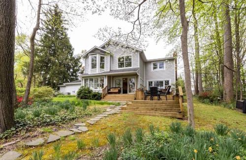 Crownsville House | Riverfront Hangar