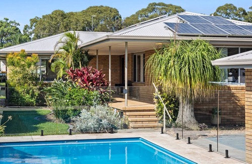 Chittaway Point House | Riverfront Heated Pool Sauna Kayaks