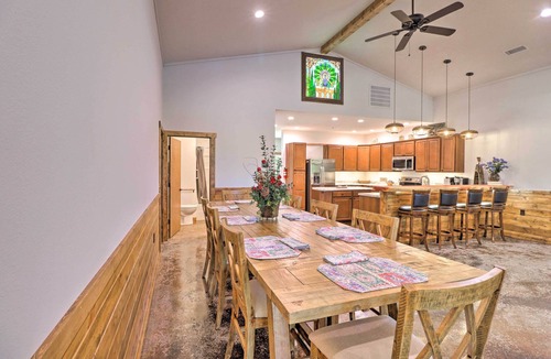 Lone Rock House | Riverfront 'Heaven on the White' w/Covered Patio!