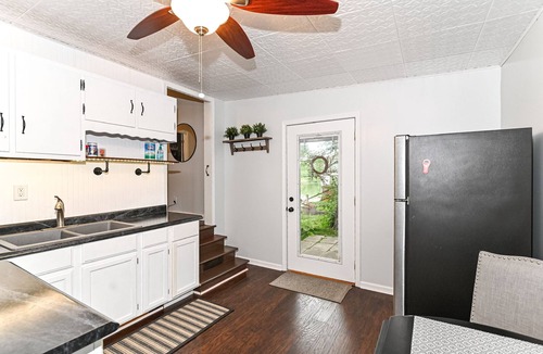 Noblesville House | Riverfront Hideaway/Kayaks/Pet‑Friendly/Beautiful Views!