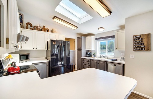 Packwood House | Riverfront Home w/Deck, Near Mount Rainier!