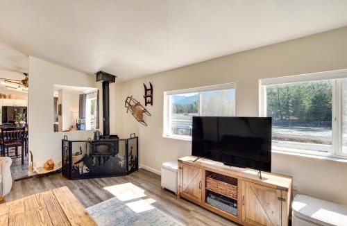 Packwood House | Riverfront Home with Deck, Near Mount Rainier!