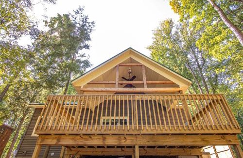 Paris House | Riverfront Hot Tub, Fireplace, Firepit, & Kayaks