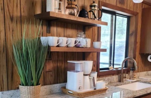 Riverside Estates Cabin | Riverfront *HotTub *Fireplace *Firepit *Seclude