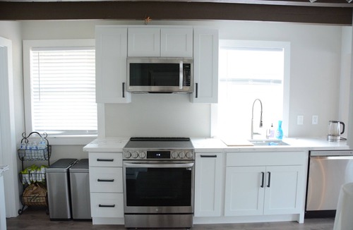 Gold Bar Cottage | Riverfront House + 2 Acre Land + Wallace River + Private Creek