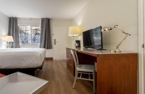 Roseburg Hotel | Riverfront Inn Roseburg