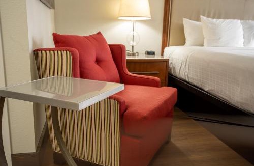 Roseburg Hotel | Riverfront Inn Roseburg