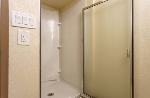 Roseburg Hotel | Riverfront Inn Roseburg