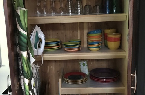 Guerneville House | RIVERFRONT, KAYAKS, DOCK, YARD, VIEW, HOT TUB, POOL TABLE, BBQ, 5 STAR