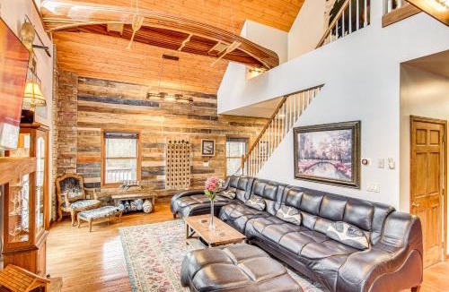 Rutherfordton House | Riverfront Lake Lure Lodge w/Fire Pit & Deck!