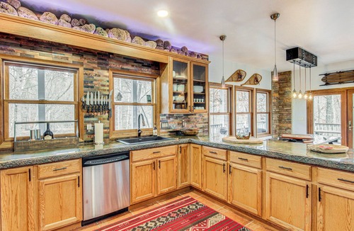 Rutherfordton House | Riverfront Lake Lure Lodge w/Fire Pit & Deck!