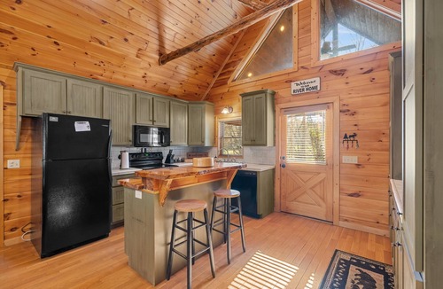 Copperhill Cabin | Riverfront Lodge, 5BR, Hot Tub, Pool Table & Views