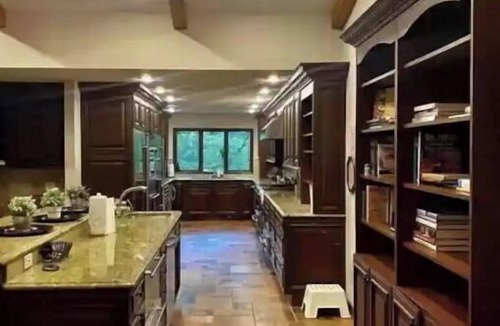 Flippin Villa | Riverfront Lodge on 10 Acres with Large Dock