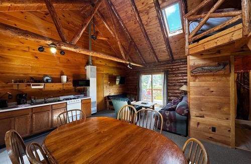 Crystal Falls Cabin | Riverfront Loft #6 Crystal Falls