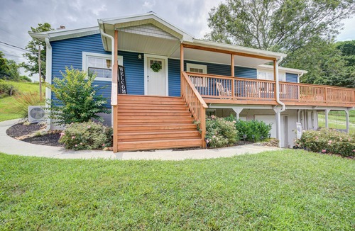 Bluff City House | Riverfront- Lower Unit | Dock | Smart TV | Wi-Fi