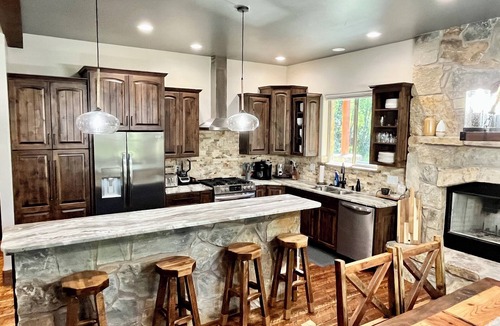 Hamilton House | Riverfront Luxury Cabin With Pond And Hot Tub