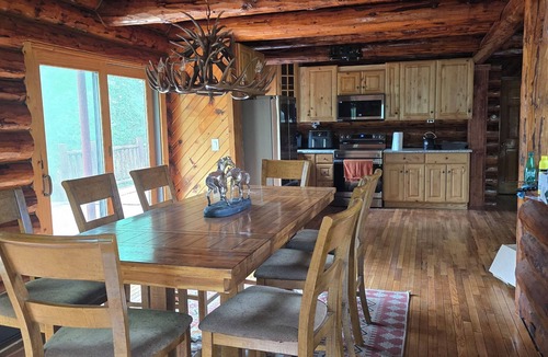 Plano Cabin | Riverfront Luxury private Cabin